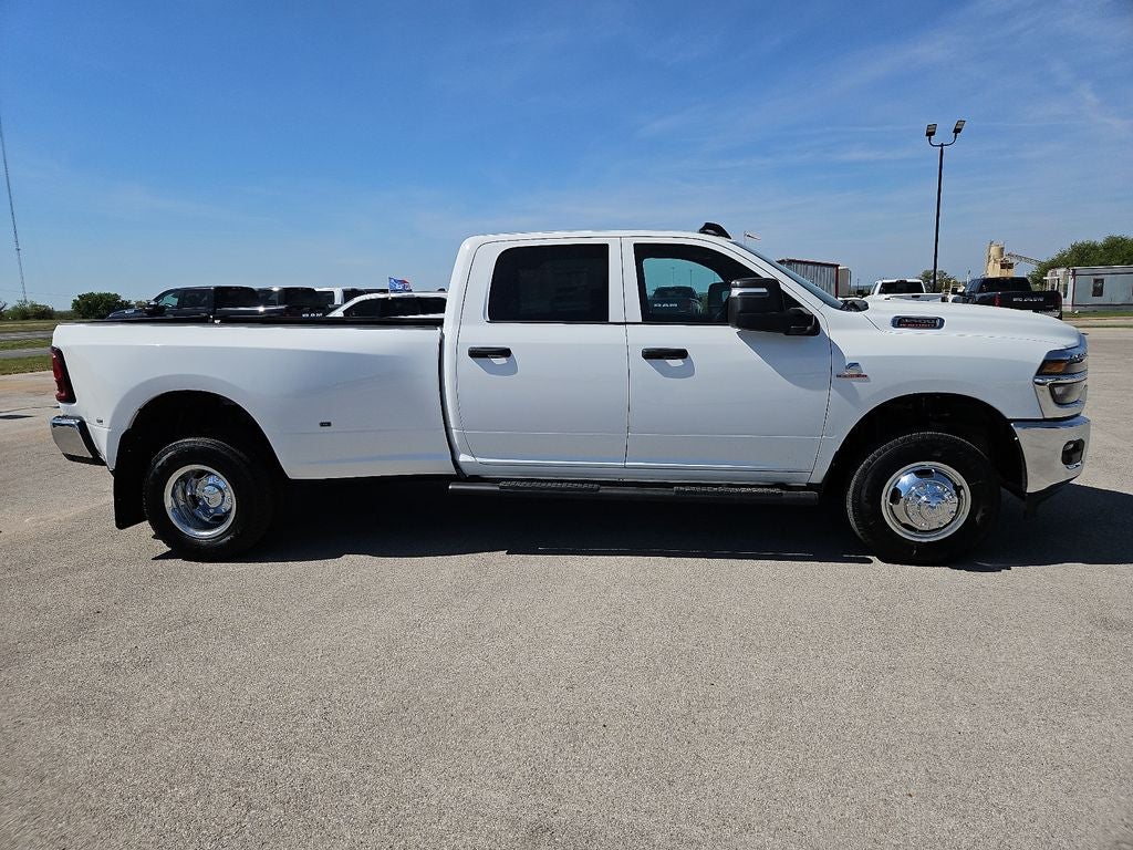2026 RAM 3500 RAM 3500 TRADESMAN CREW CAB 4X4 8' BOX