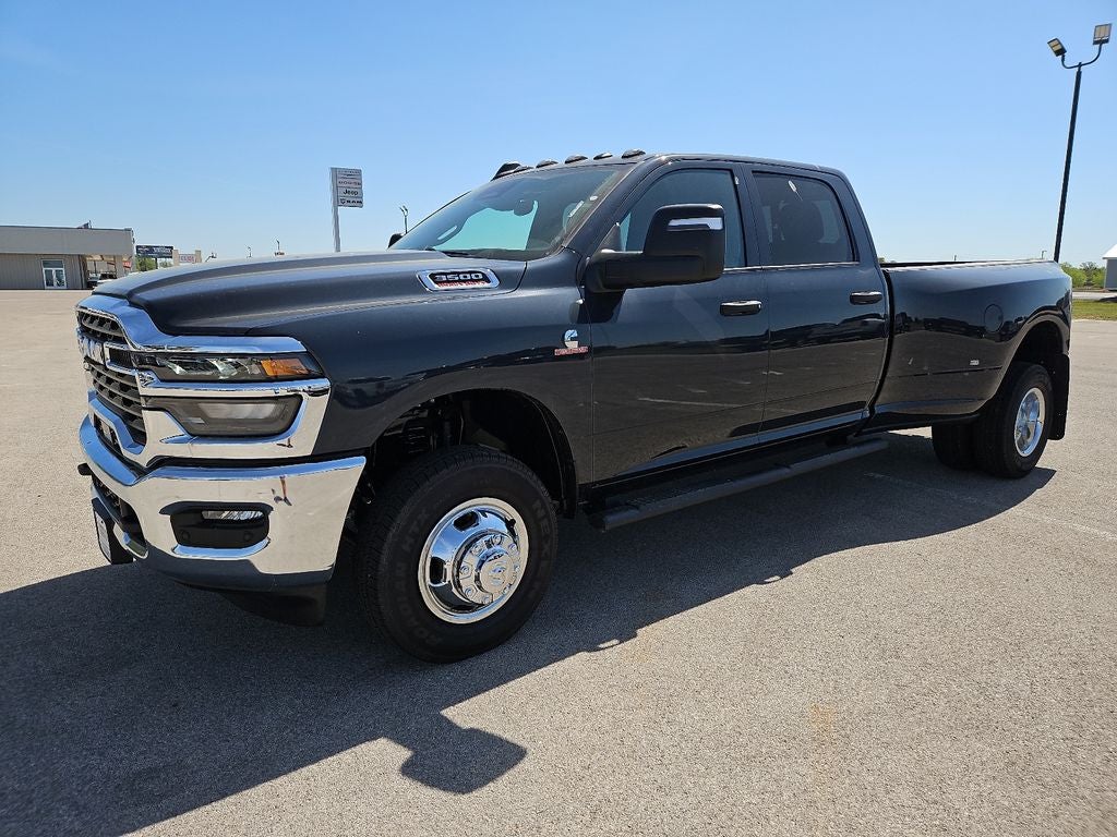 2026 RAM 3500 RAM 3500 TRADESMAN CREW CAB 4X4 8' BOX