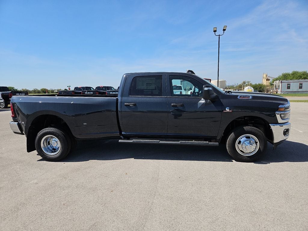 2026 RAM 3500 RAM 3500 TRADESMAN CREW CAB 4X4 8' BOX