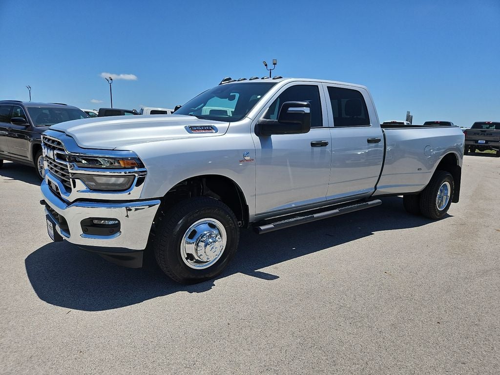 2026 RAM 3500 RAM 3500 TRADESMAN CREW CAB 4X4 8' BOX