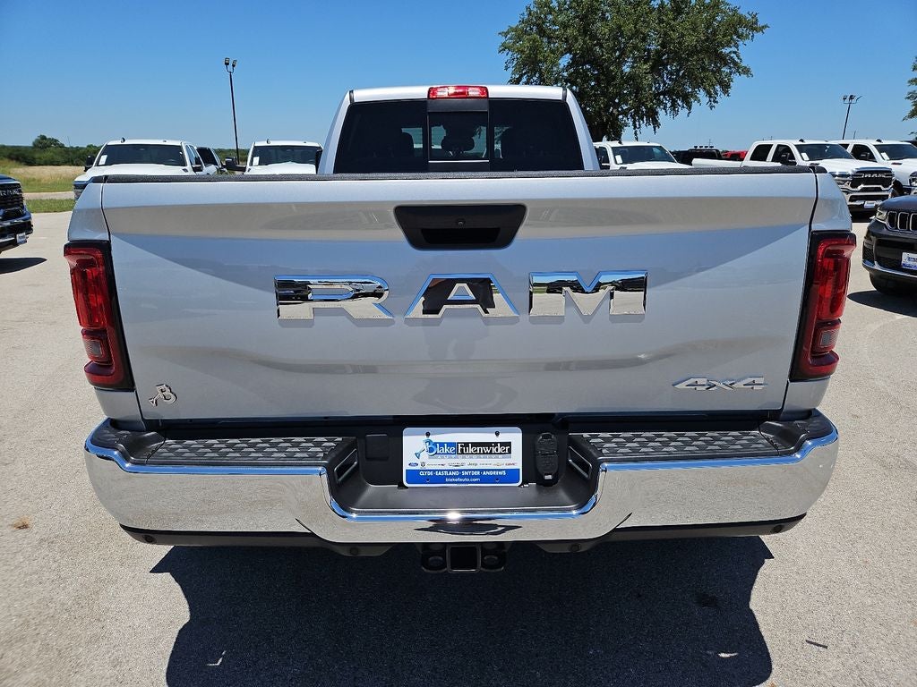 2026 RAM 3500 RAM 3500 TRADESMAN CREW CAB 4X4 8' BOX