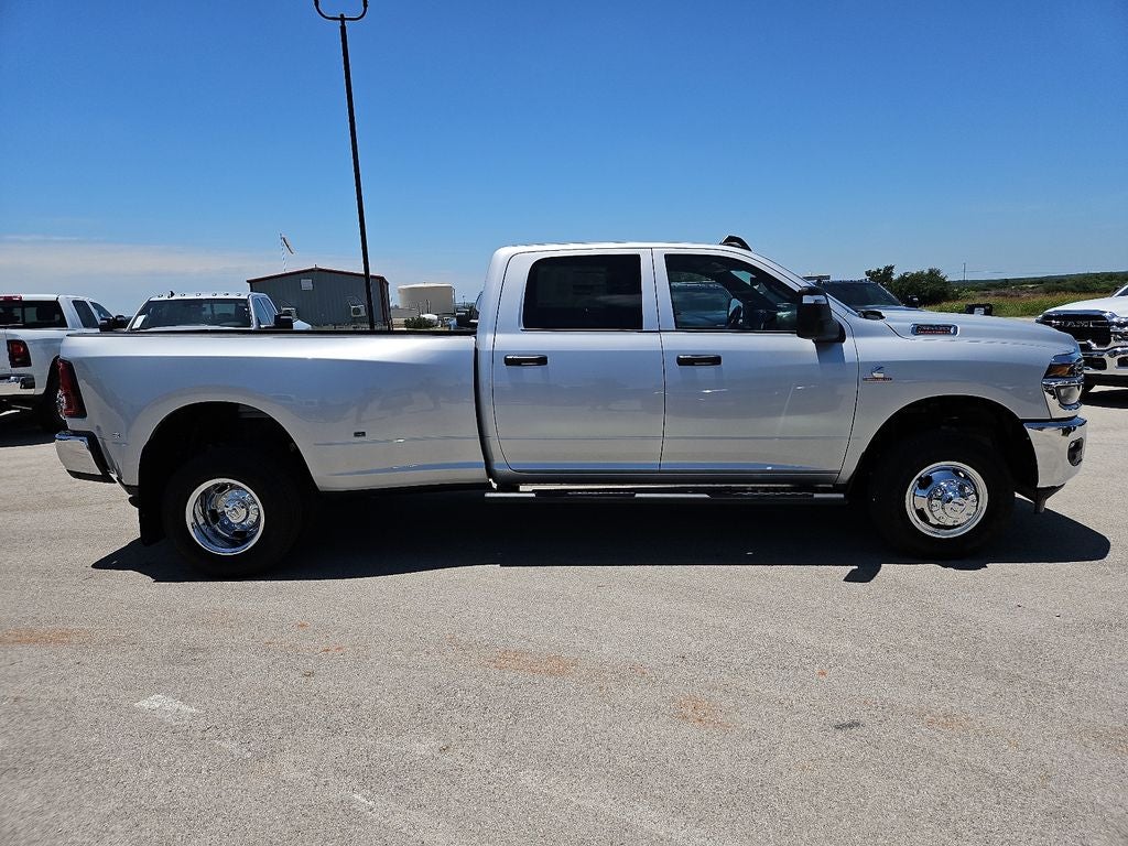 2026 RAM 3500 RAM 3500 TRADESMAN CREW CAB 4X4 8' BOX