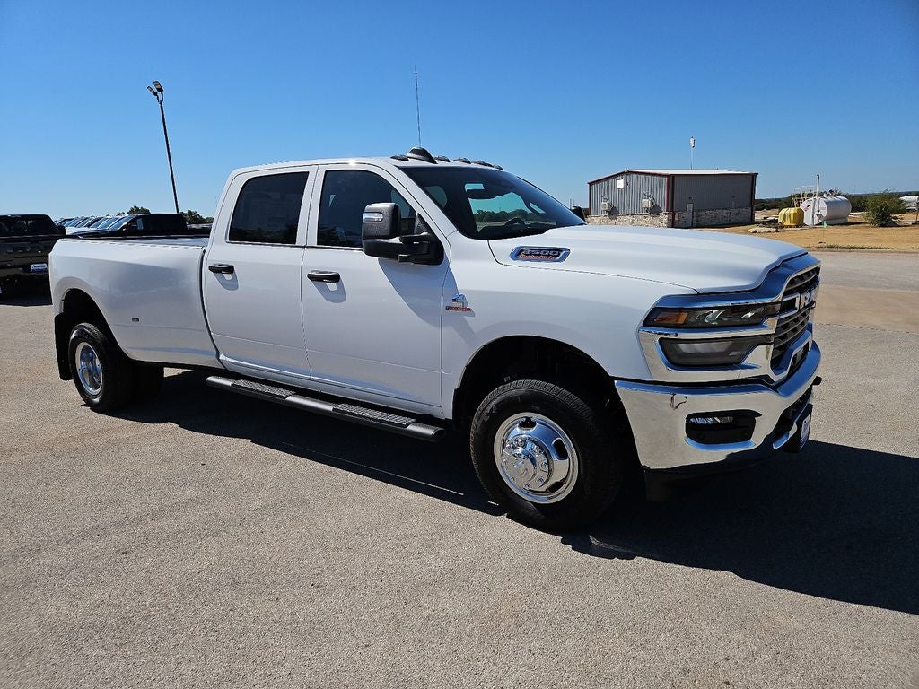 2027 RAM 3500 RAM 3500 TRADESMAN CREW CAB 4X4 8' BOX