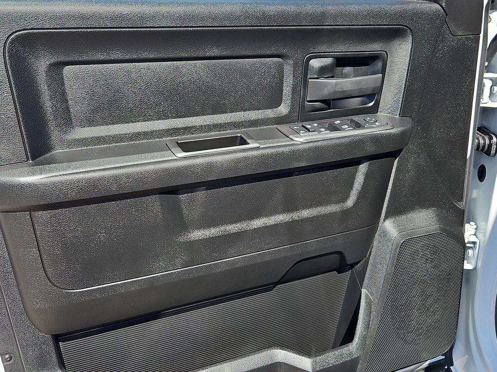 2027 RAM 3500 RAM 3500 TRADESMAN CREW CAB 4X4 8' BOX