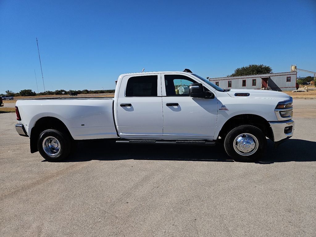 2027 RAM 3500 RAM 3500 TRADESMAN CREW CAB 4X4 8' BOX
