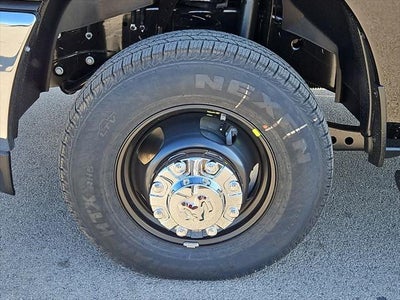 2026 RAM 3500 RAM 3500 TRADESMAN CREW CAB 4X4 8' BOX