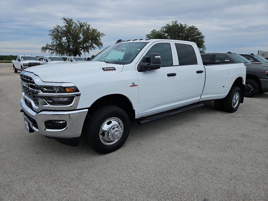 2026 RAM 3500 RAM 3500 TRADESMAN CREW CAB 4X4 8' BOX