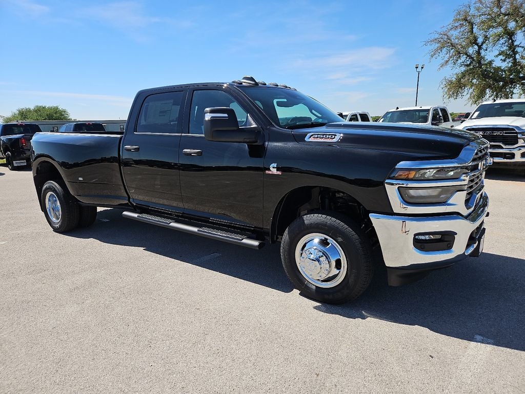 2026 RAM 3500 RAM 3500 TRADESMAN CREW CAB 4X4 8' BOX