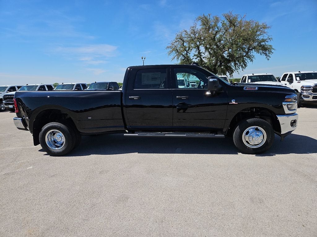2026 RAM 3500 RAM 3500 TRADESMAN CREW CAB 4X4 8' BOX