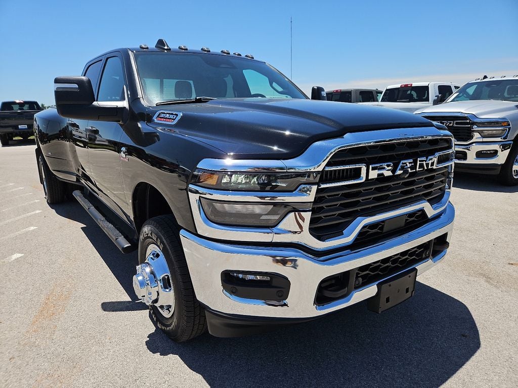 2026 RAM 3500 RAM 3500 TRADESMAN CREW CAB 4X4 8' BOX