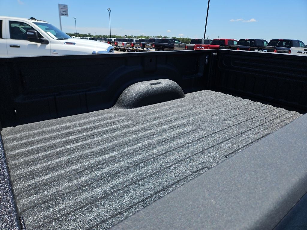 2026 RAM 3500 RAM 3500 TRADESMAN CREW CAB 4X4 8' BOX