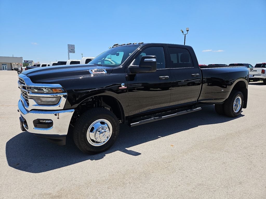 2026 RAM 3500 RAM 3500 TRADESMAN CREW CAB 4X4 8' BOX