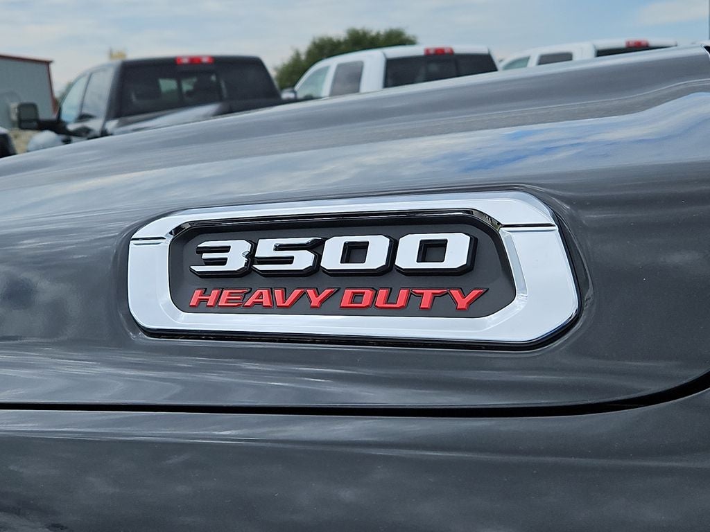 2026 RAM 3500 RAM 3500 TRADESMAN CREW CAB 4X4 8' BOX