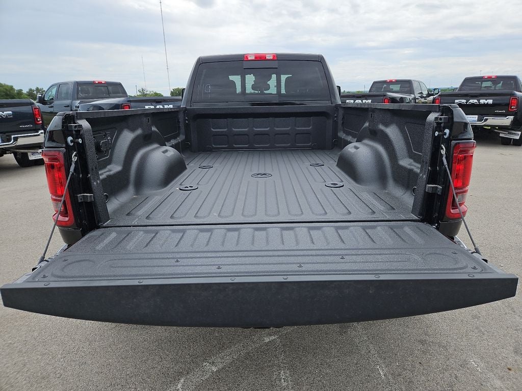 2026 RAM 3500 RAM 3500 TRADESMAN CREW CAB 4X4 8' BOX