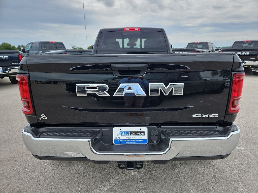 2026 RAM 3500 RAM 3500 TRADESMAN CREW CAB 4X4 8' BOX
