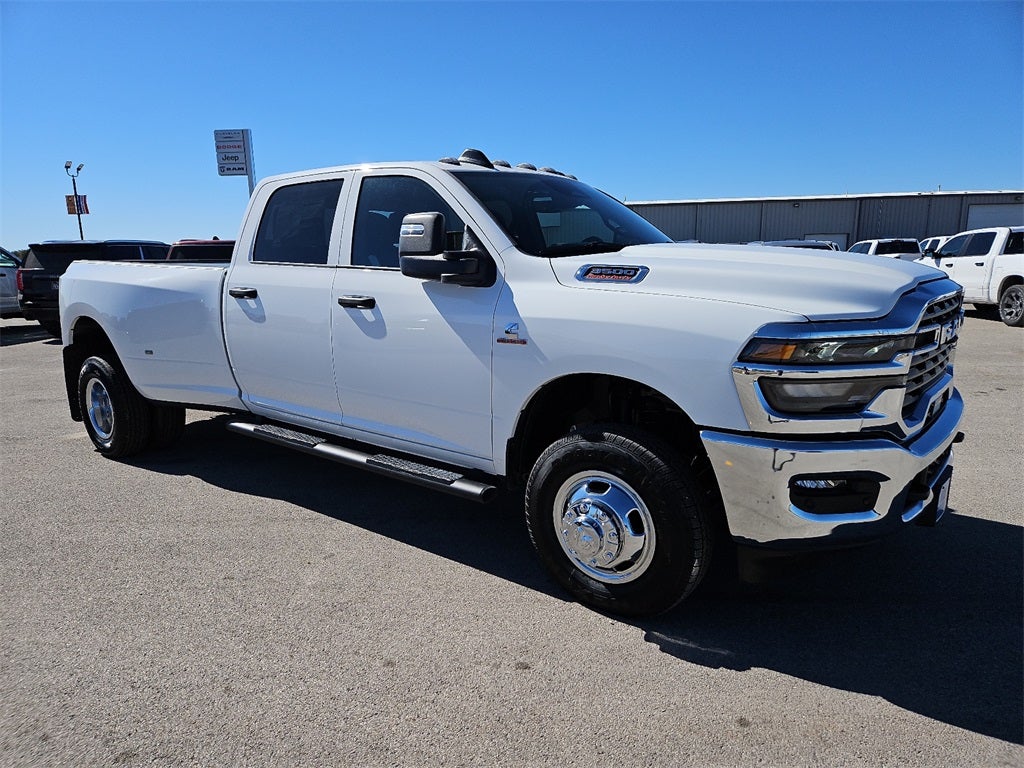 2026 RAM Ram 3500 RAM 3500 TRADESMAN CREW CAB 4X4 8' BOX