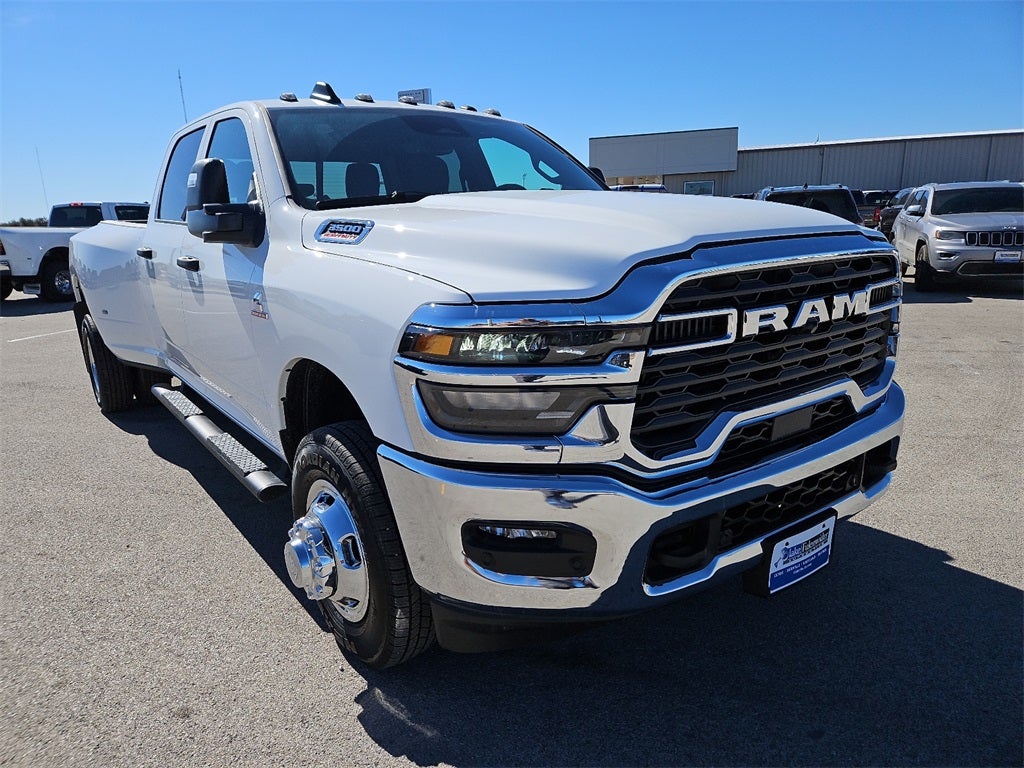 2026 RAM Ram 3500 RAM 3500 TRADESMAN CREW CAB 4X4 8' BOX