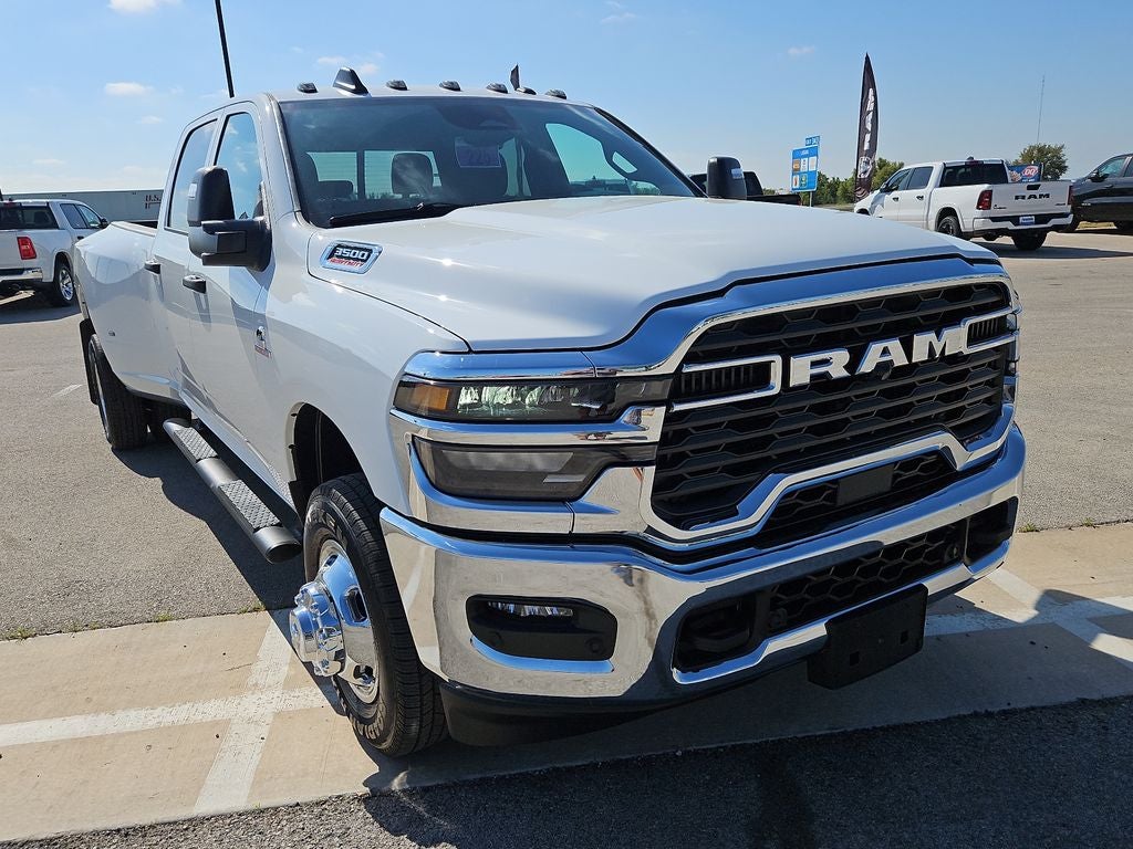 2026 RAM 3500 RAM 3500 TRADESMAN CREW CAB 4X4 8' BOX