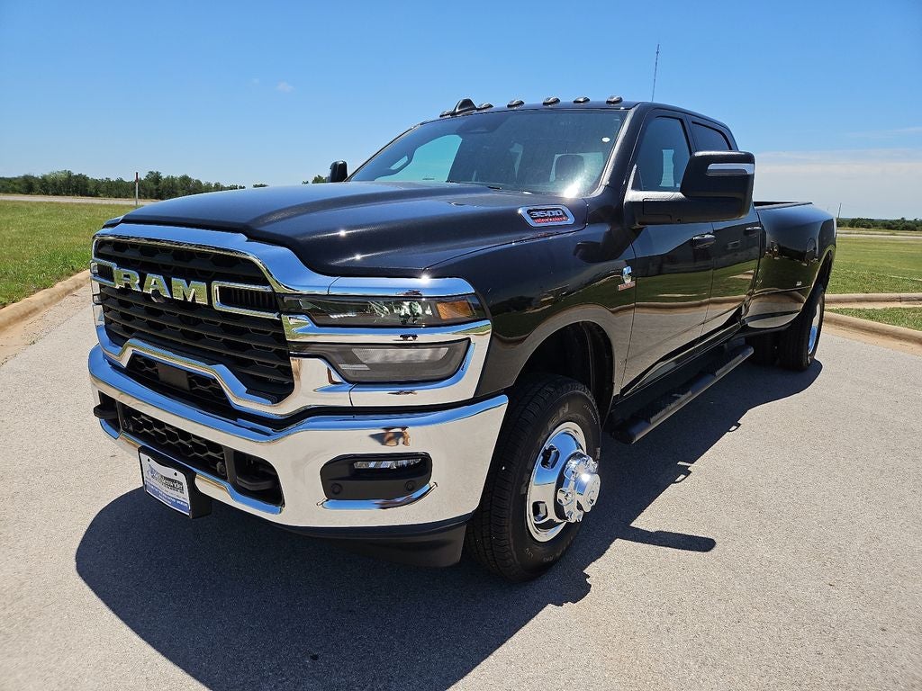 2026 RAM 3500 RAM 3500 TRADESMAN CREW CAB 4X4 8' BOX