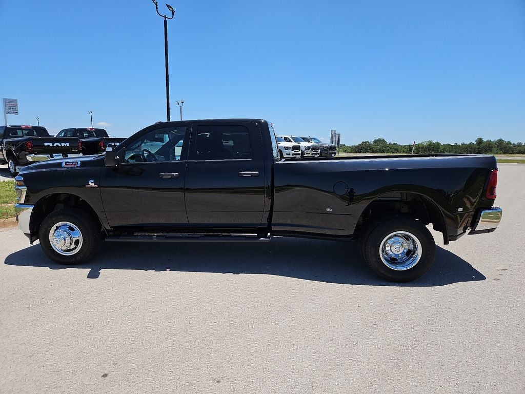 2026 RAM 3500 RAM 3500 TRADESMAN CREW CAB 4X4 8' BOX