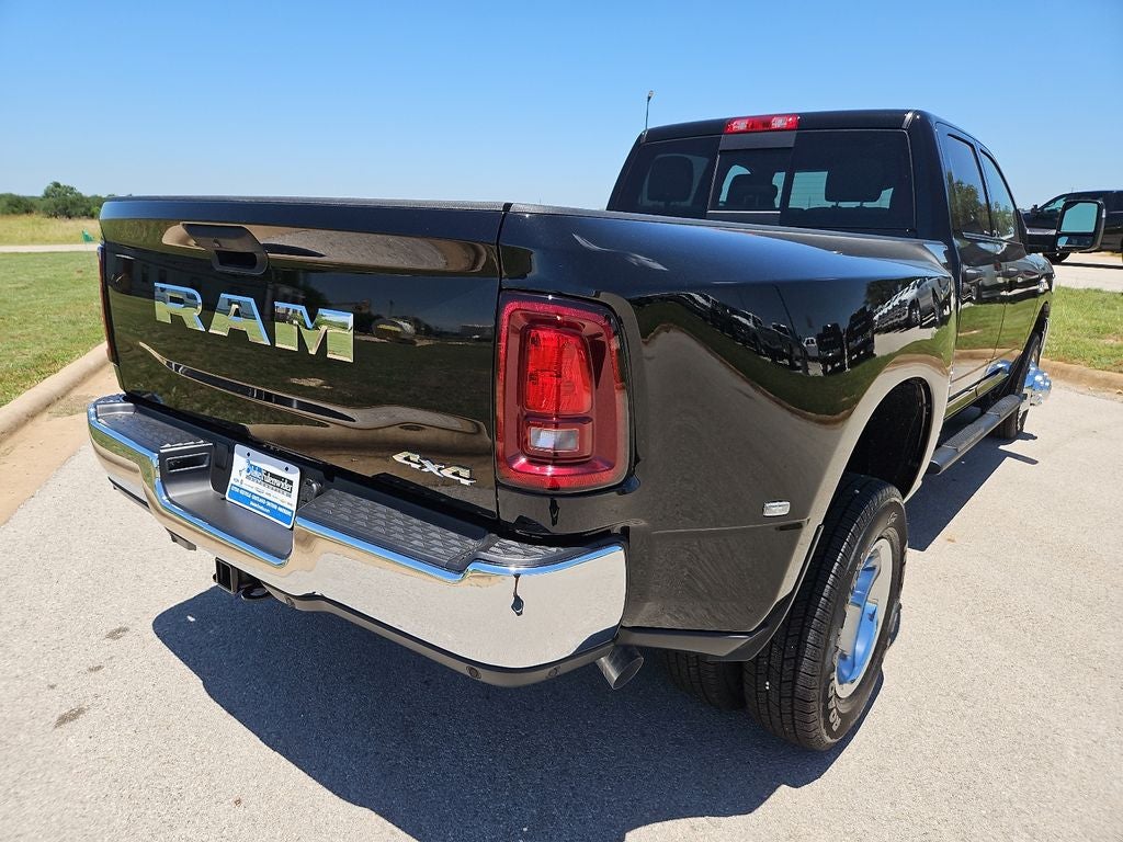 2026 RAM 3500 RAM 3500 TRADESMAN CREW CAB 4X4 8' BOX