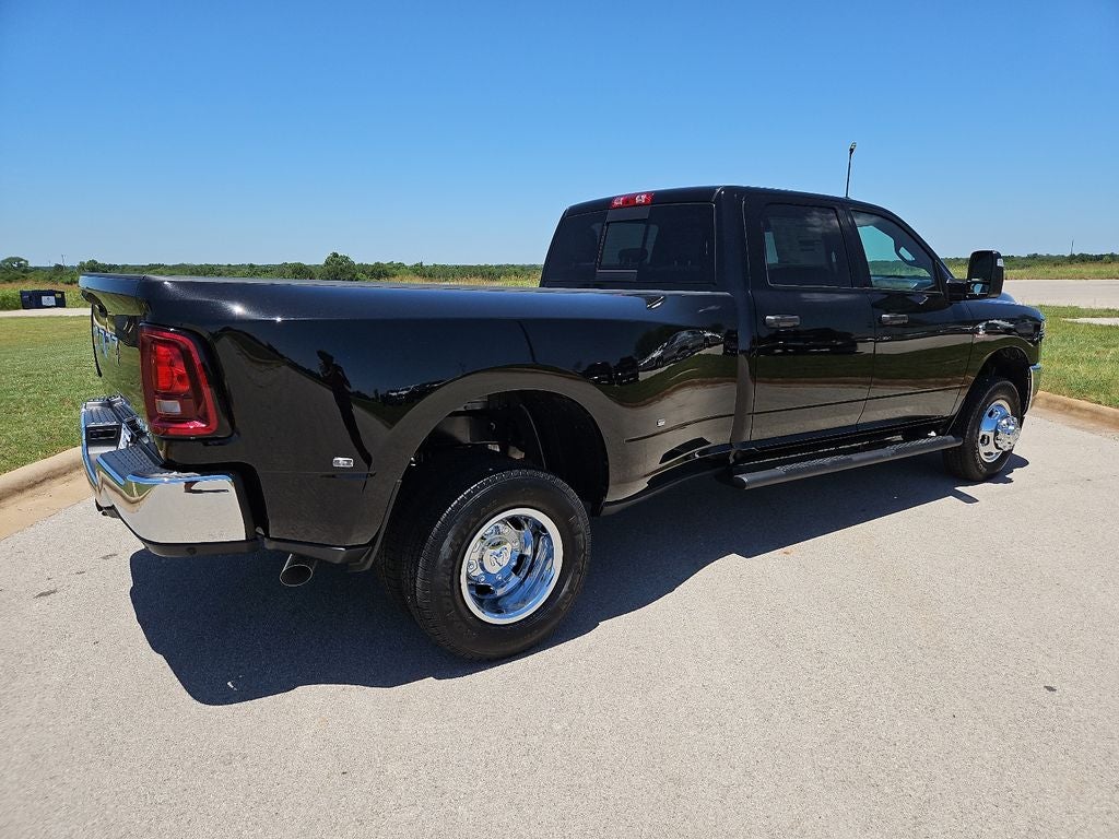 2026 RAM 3500 RAM 3500 TRADESMAN CREW CAB 4X4 8' BOX