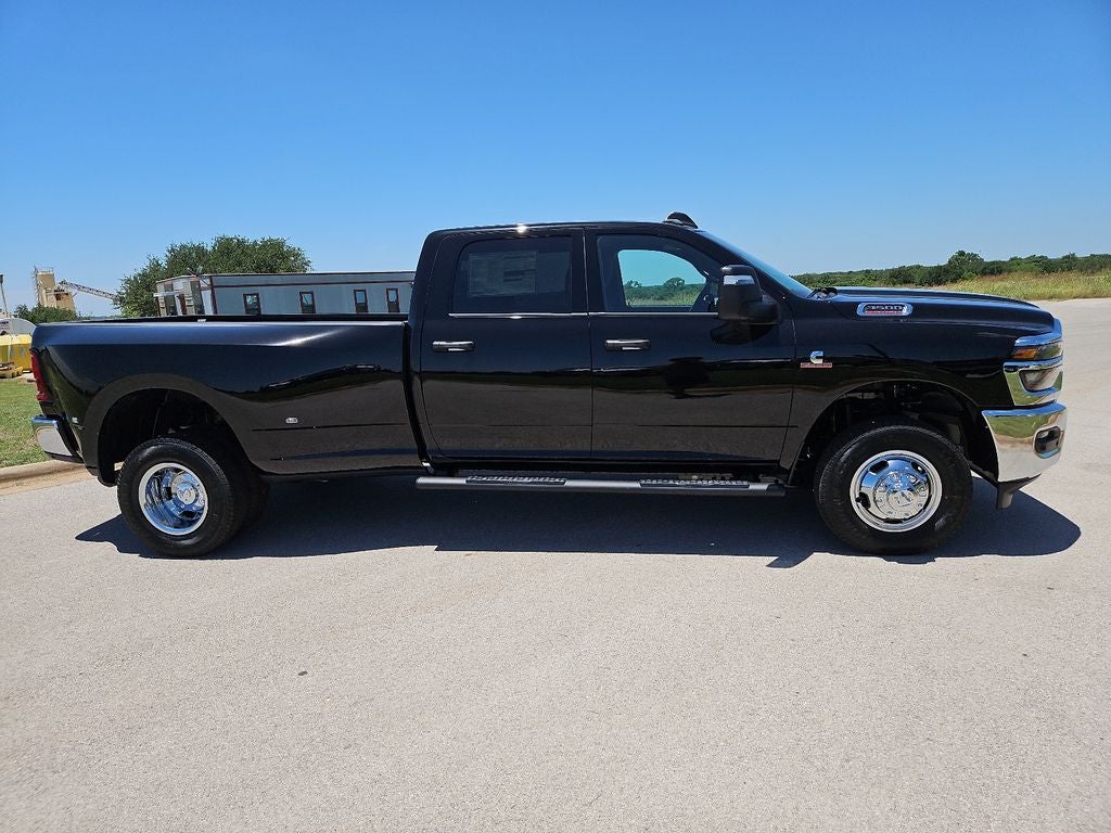 2026 RAM 3500 RAM 3500 TRADESMAN CREW CAB 4X4 8' BOX