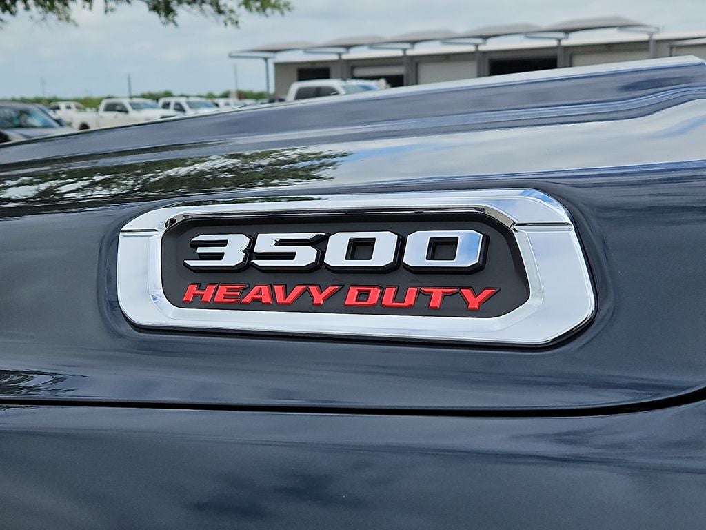 2026 RAM 3500 RAM 3500 TRADESMAN CREW CAB 4X4 8' BOX