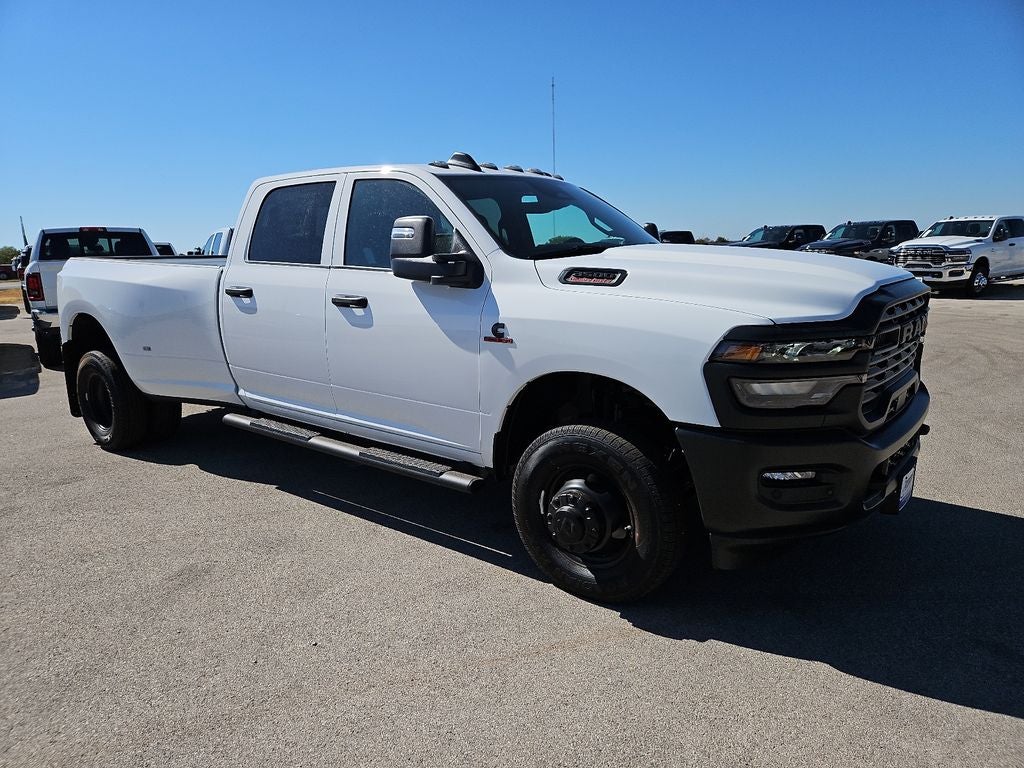 2027 RAM 3500 RAM 3500 TRADESMAN CREW CAB 4X4 8' BOX