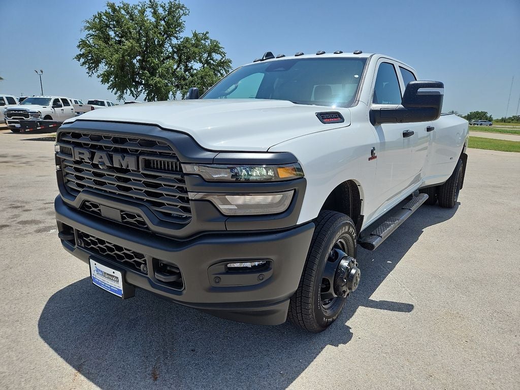 2026 RAM 3500 RAM 3500 TRADESMAN CREW CAB 4X4 8' BOX