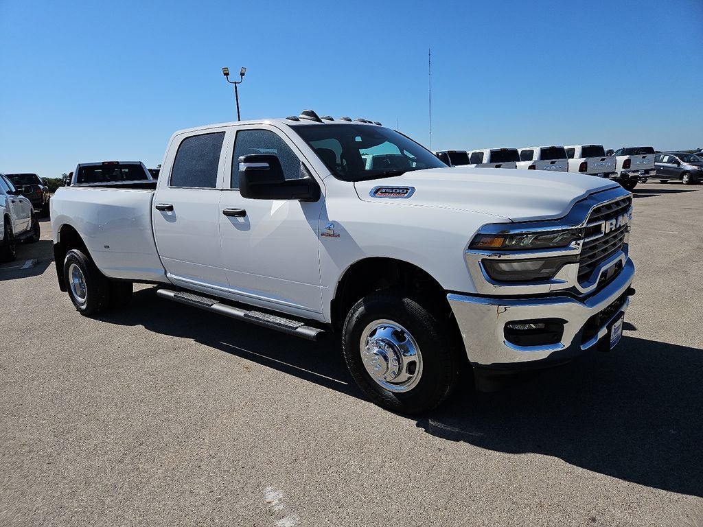 2027 RAM 3500 RAM 3500 TRADESMAN CREW CAB 4X4 8' BOX