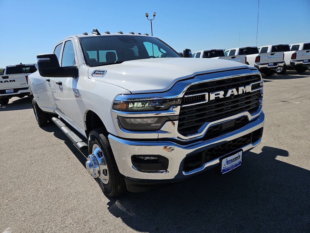 2027 RAM 3500 RAM 3500 TRADESMAN CREW CAB 4X4 8' BOX