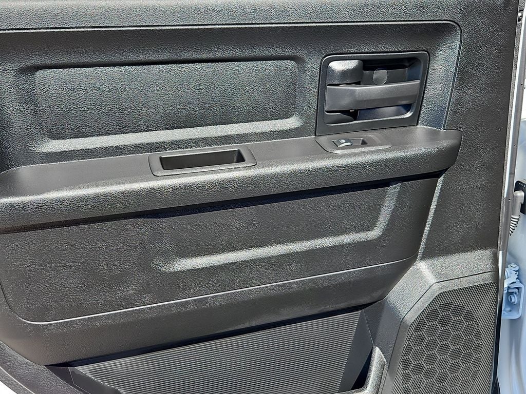 2027 RAM 3500 RAM 3500 TRADESMAN CREW CAB 4X4 8' BOX
