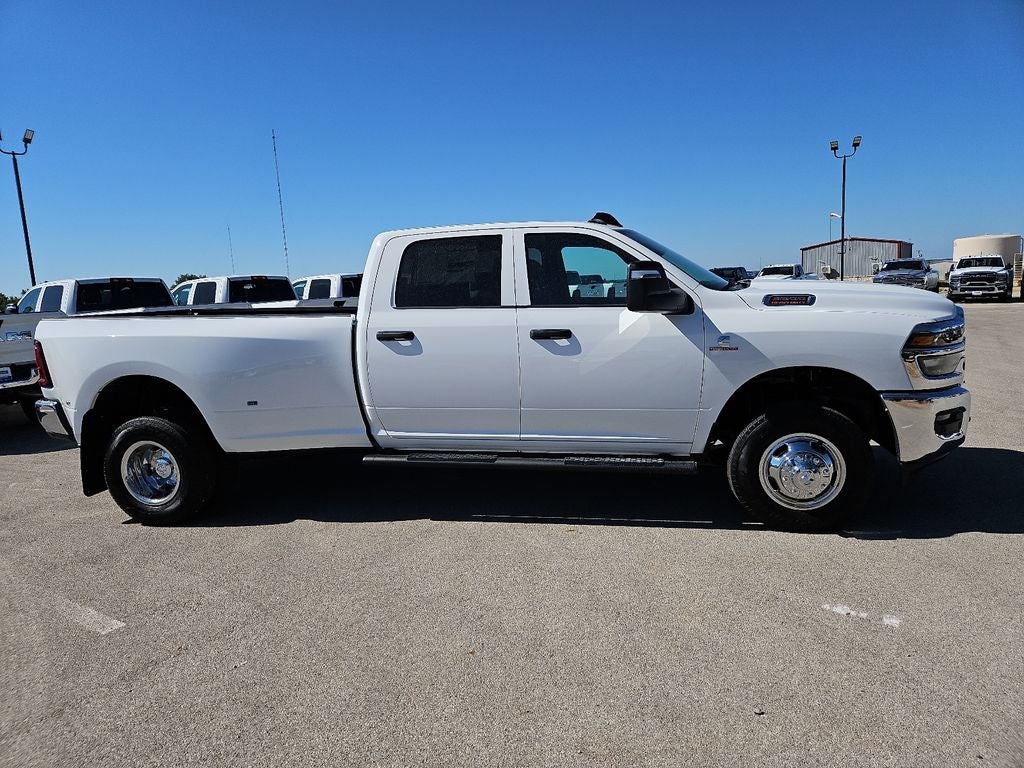 2027 RAM 3500 RAM 3500 TRADESMAN CREW CAB 4X4 8' BOX