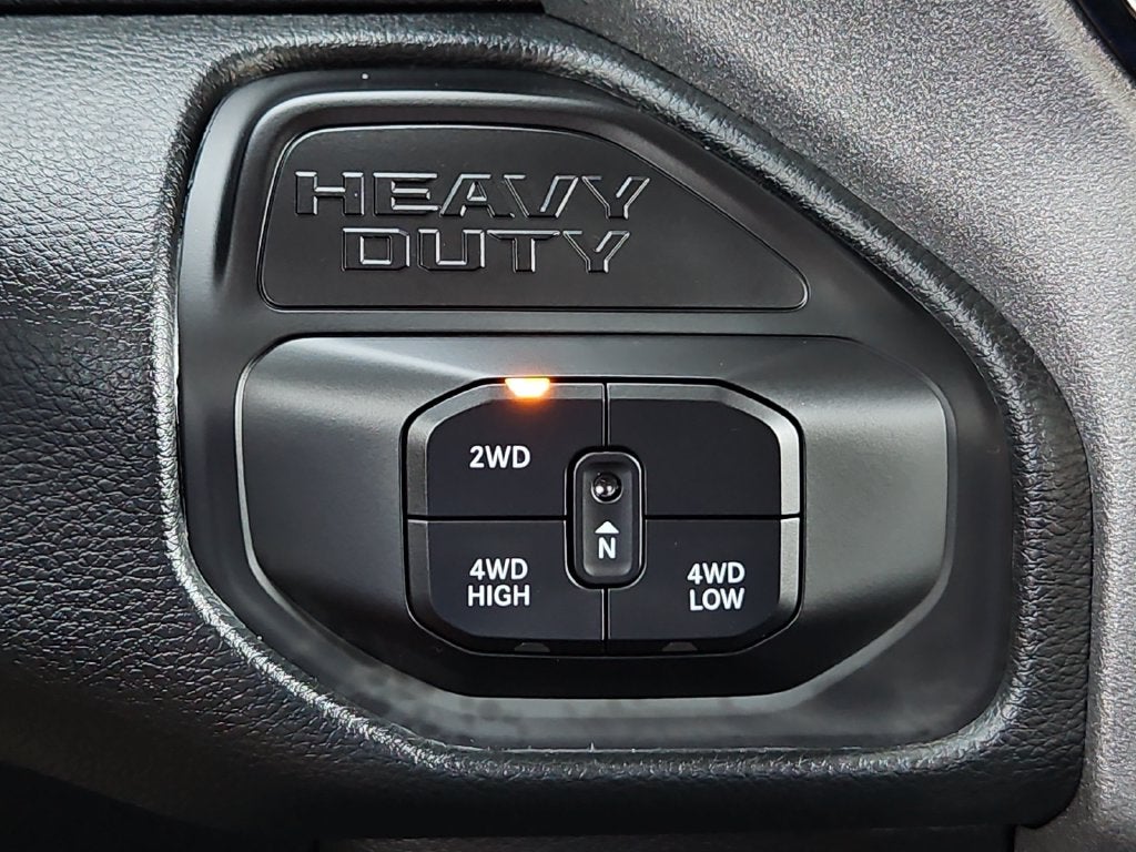 2027 RAM 3500 RAM 3500 TRADESMAN CREW CAB 4X4 8' BOX