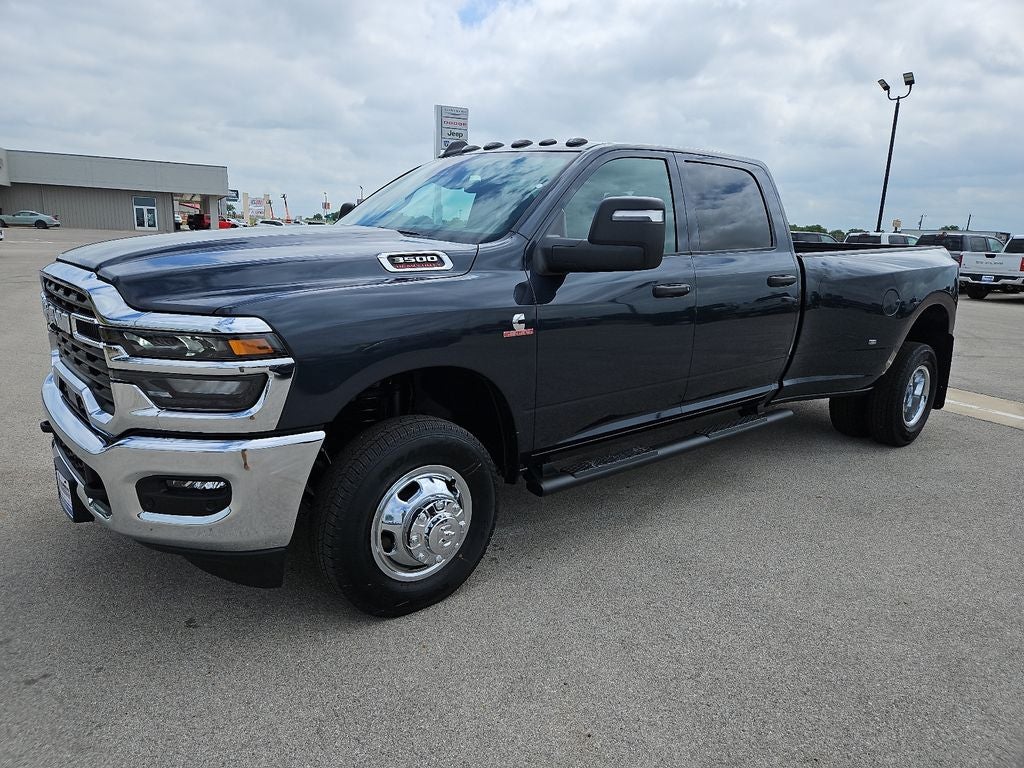 2026 RAM 3500 RAM 3500 TRADESMAN CREW CAB 4X4 8' BOX