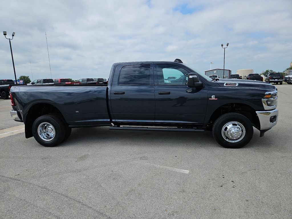 2026 RAM 3500 RAM 3500 TRADESMAN CREW CAB 4X4 8' BOX
