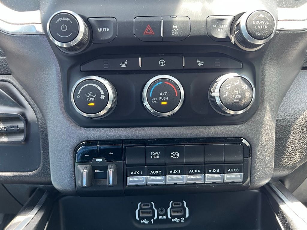 2024 RAM 3500 Big Horn Crew Cab 4x4 8' Box