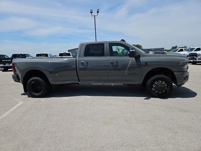 2026 RAM 3500 RAM 3500 LARAMIE CREW CAB 4X4 8' BOX