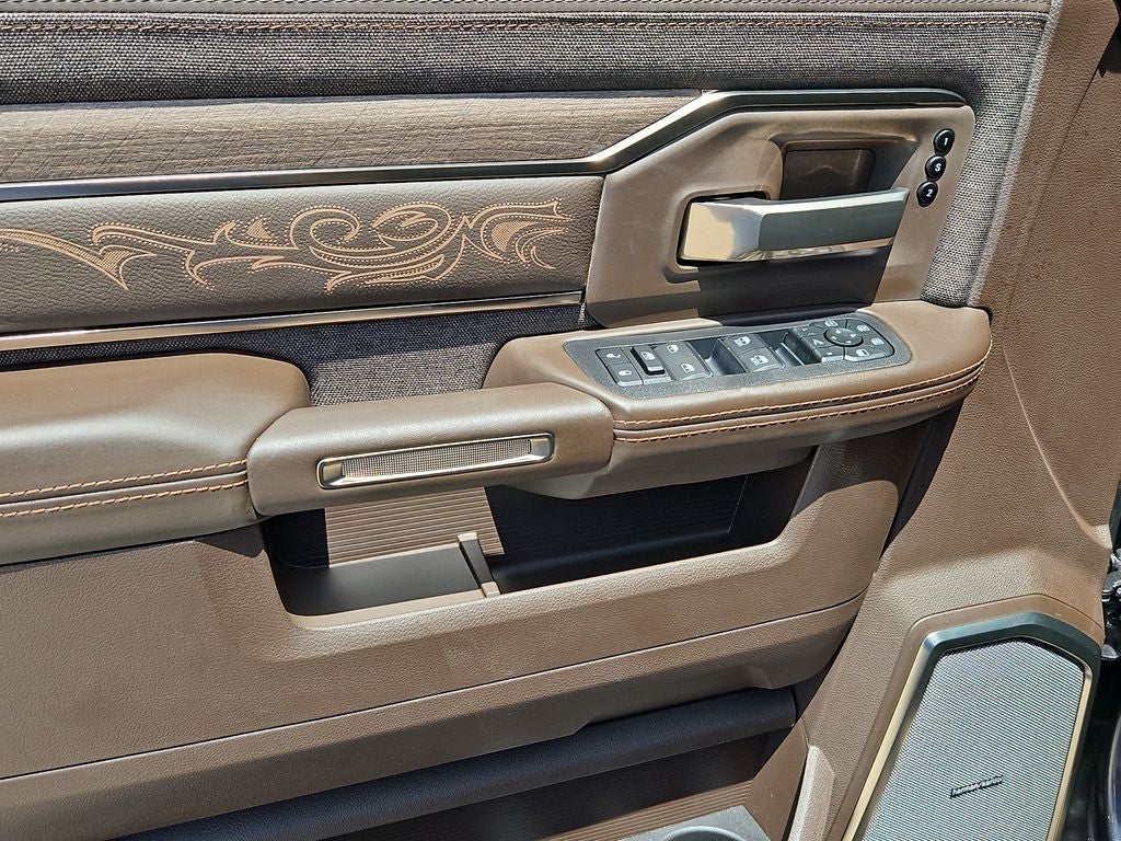 2026 RAM 3500 RAM 3500 LIMITED LONGHORN CREW CAB 4X4 8' BOX