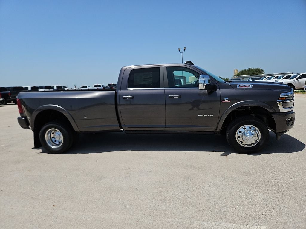2026 RAM 3500 RAM 3500 LIMITED LONGHORN CREW CAB 4X4 8' BOX