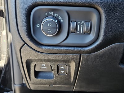 2025 RAM Ram 1500 RAM 1500 LONE STAR CREW CAB 4X2 5'7' BOX