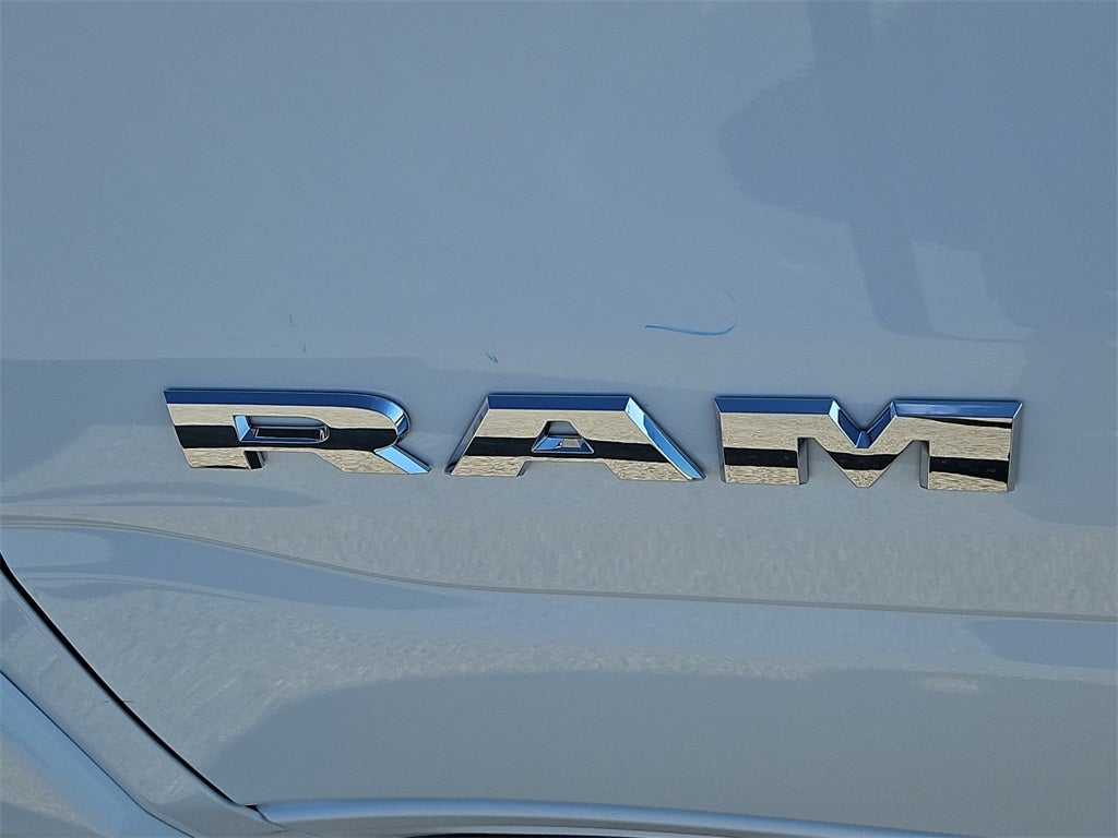 2025 RAM Ram 1500 RAM 1500 LONE STAR CREW CAB 4X2 5'7' BOX