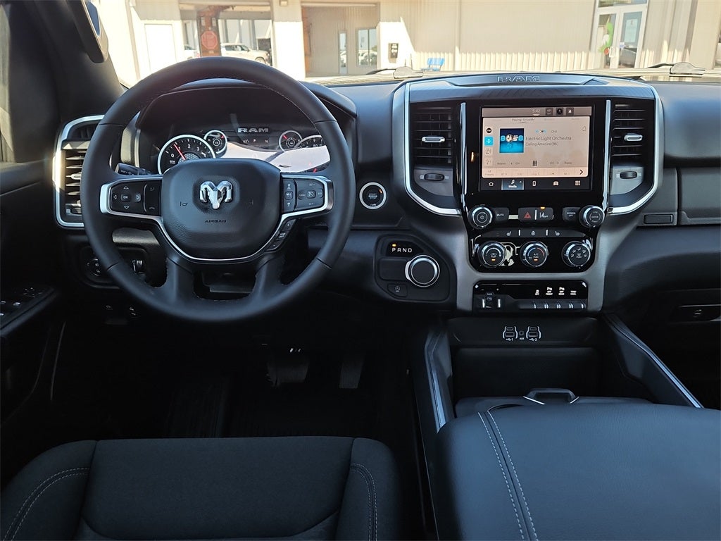 2025 RAM Ram 1500 RAM 1500 LONE STAR CREW CAB 4X2 5'7' BOX