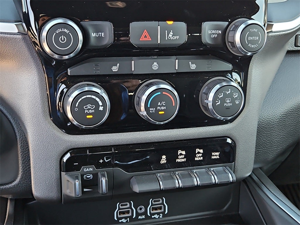 2025 RAM Ram 1500 RAM 1500 LONE STAR CREW CAB 4X2 5'7' BOX