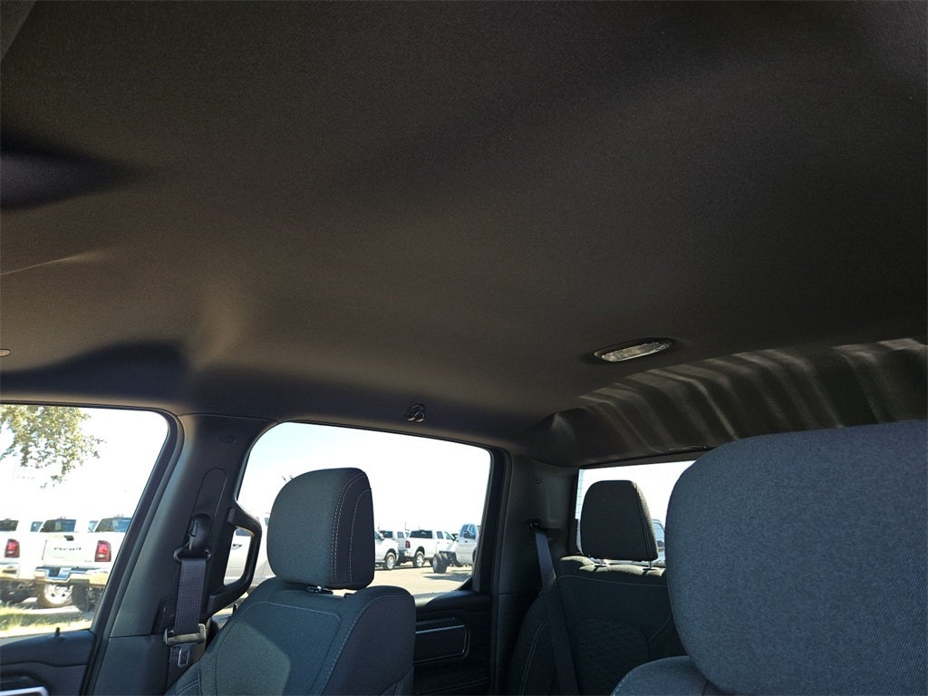 2025 RAM Ram 1500 RAM 1500 LONE STAR CREW CAB 4X2 5'7' BOX