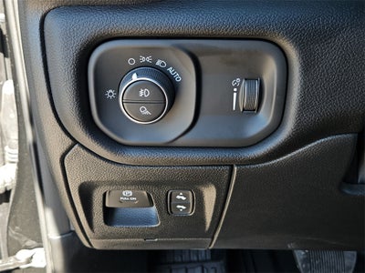 2025 RAM Ram 1500 RAM 1500 LONE STAR CREW CAB 4X2 5'7' BOX