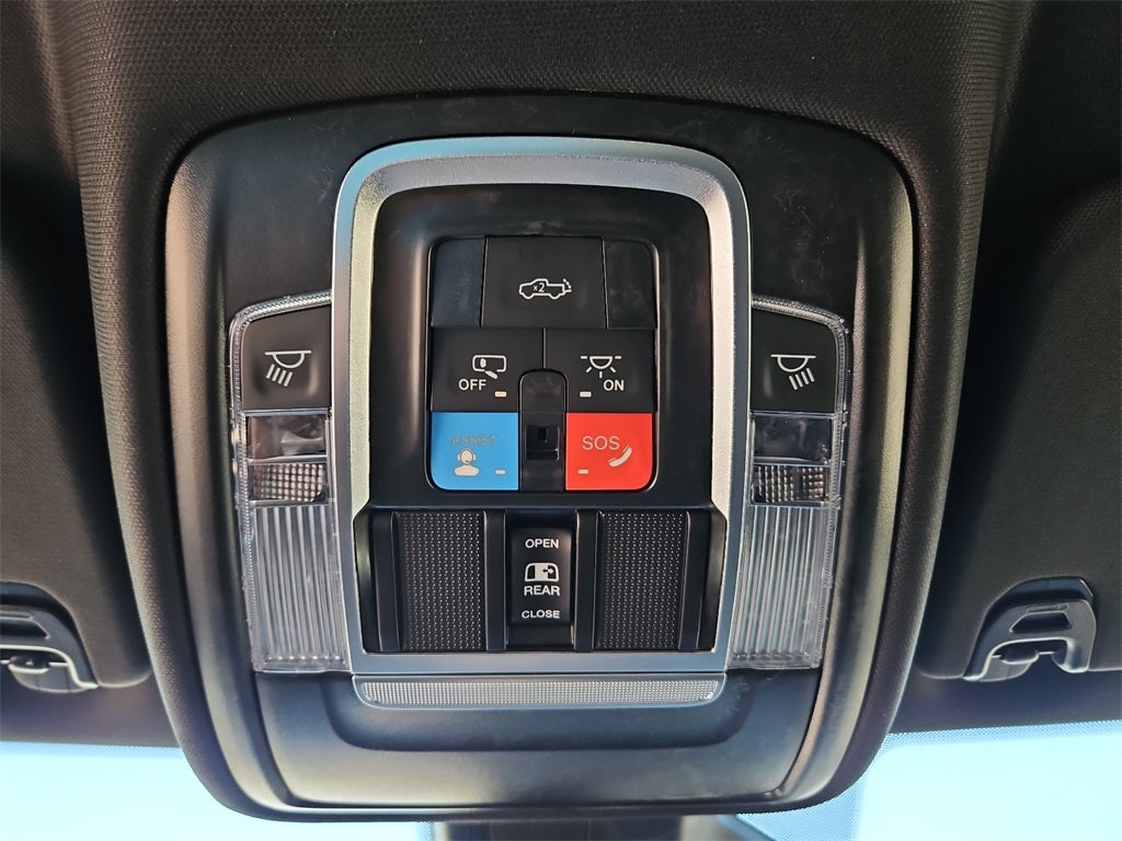 2025 RAM Ram 1500 RAM 1500 LONE STAR CREW CAB 4X2 5'7' BOX