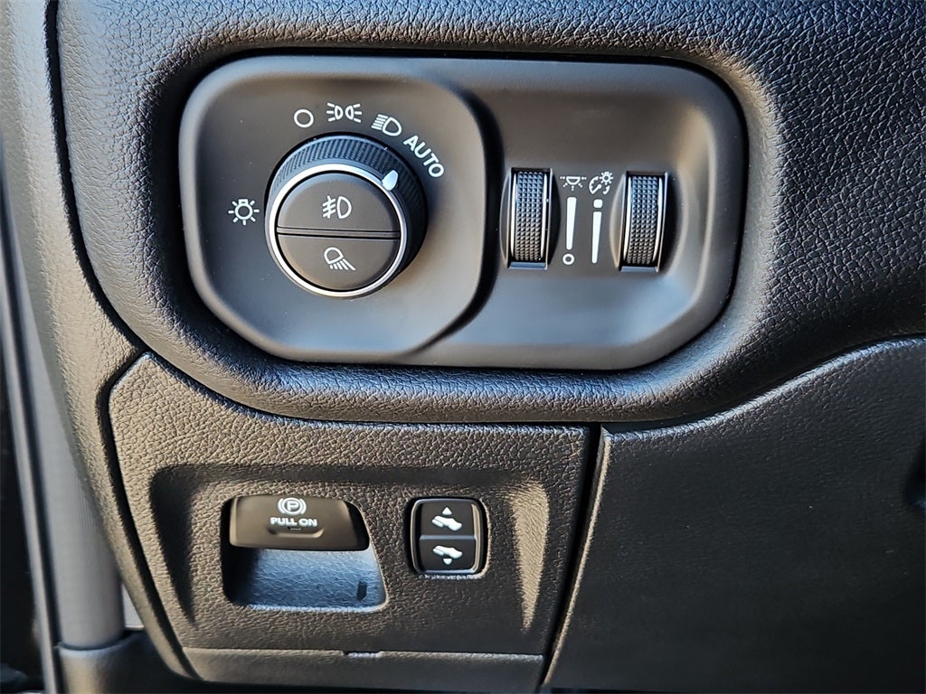 2026 RAM Ram 1500 RAM 1500 LONE STAR CREW CAB 4X2 5'7' BOX