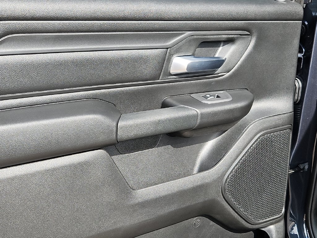 2027 RAM 1500 RAM 1500 EXPRESS CREW CAB 4X2 5'7' BOX